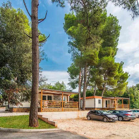 Kamp Centinera Deluxe Mobile Homes 3*