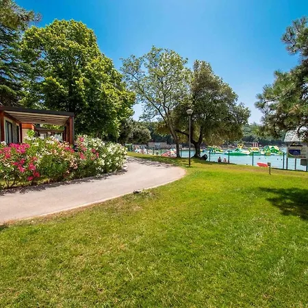 Centinera Deluxe Mobile Homes Кемпинг Банджоле