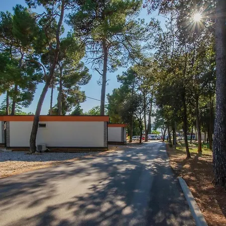 Centinera Deluxe Mobile Homes Campsite Banjole