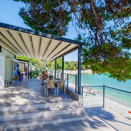 Centinera Deluxe Mobile Homes Campsite Banjole